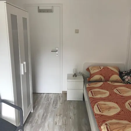 Haus Im Gruenen Guest house